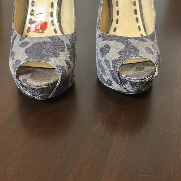 Enzo Angiolini Grey and Black Animal Print Slingback Platform 5” Heels Size 8 - Picture 11 of 16